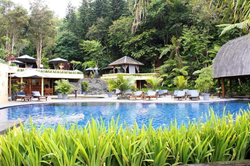 Sangria Resort And Spa Lembang Exterior photo